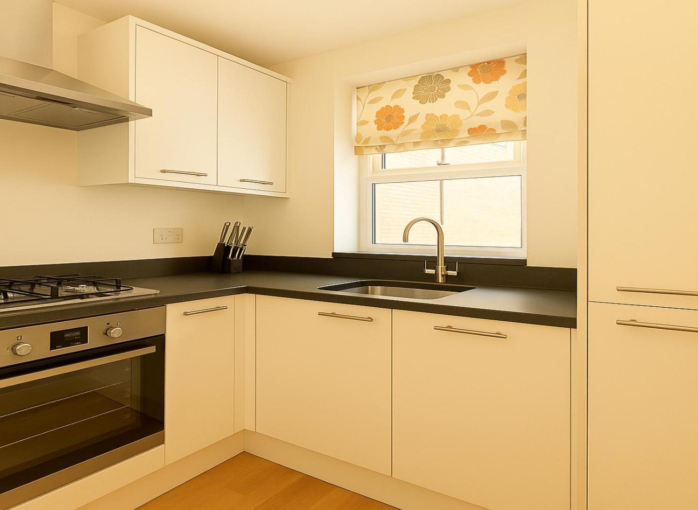 2 Bed In Battersea