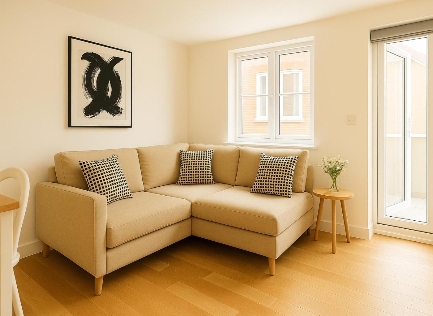 2 Bed In Battersea Apartment *